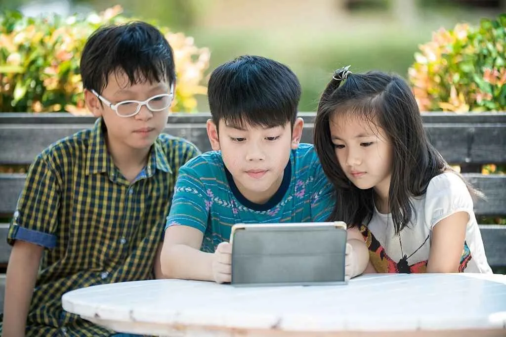 tech singapore amazonmokhtarbloomberg